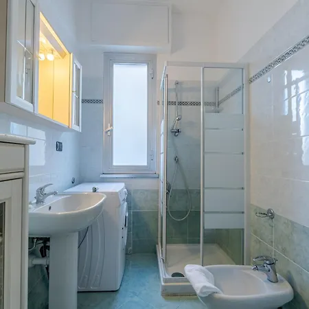 Guesthost - Vega Flat * Rapallo